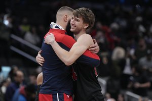NBA – J. Valančiūno ir M. Buzelio akistata: po šilto apsikabinimo sekė itin reta „Wizards“ pergalė