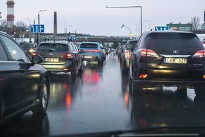 Gruodį naujų lengvųjų automobilių rinka augo 42 proc.