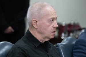 Karo nusikaltimais įtariamas Y. Gallantas traukiasi ir iš parlamento