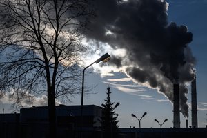 Vilnietis pasibaisėjo sostinėje rytais juntamu dvoku: sostinės valdžia atskleidė, iš ko gaminama šiluma