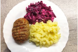 Kai tradiciniai kotletai pabosta, siūlo išbandyti ypatingą ingredientą – patiks norintiems trupučio įvairovės