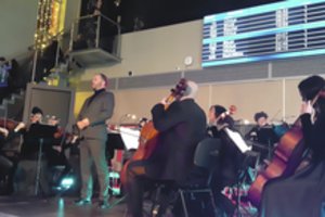 Bėgių bildesį Klaipėdos geležinkelio stotyje nustelbė muzika