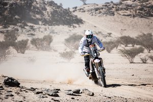 M. Paulavičius ne tik lenkė varžovus, bet ir pozavo fotografams: „Pradžia gera“