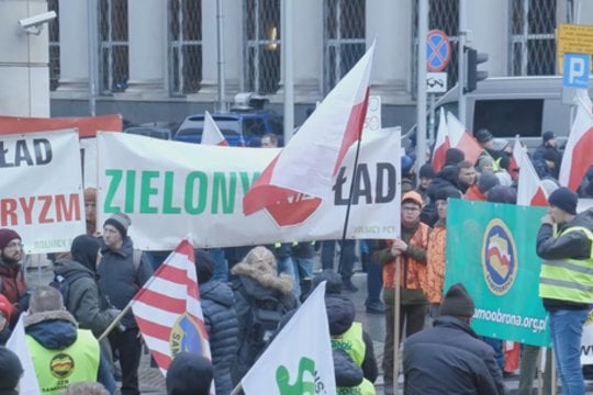 Varšuvoje – ūkininkų protestai: prieštarauja ES prekybos susitarimui su „Mercosur“ šalimis