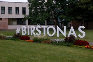 „Čekiukų“ byloje nuteistos Birštono savivaldybės tarybos narės advokatas: prokuratūra į žvirblius šaudo su patranka