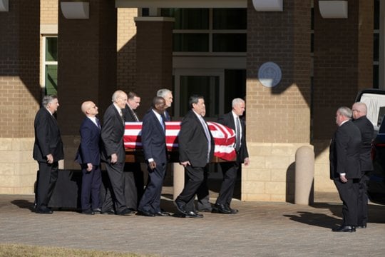  Prasidėjo šešias dienas truksianti JAV prezidento Jimmy Carterio laidotuvių ceremonija.