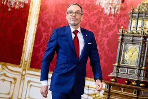 Austrijos prezidentas pavedė kraštutiniams dešiniesiems sudaryti naują vyriausybę