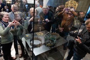 Vilniaus arkikatedros požemiuose rastos Lietuvos ir Lenkijos valdovų laidojimo insignijos