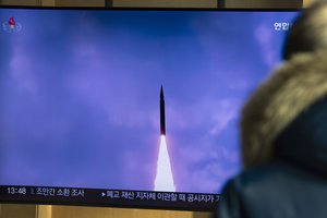 Šiaurės Korėja pranešė išbandžiusi naują vidutinio nuotolio hipergarsinę raketą
