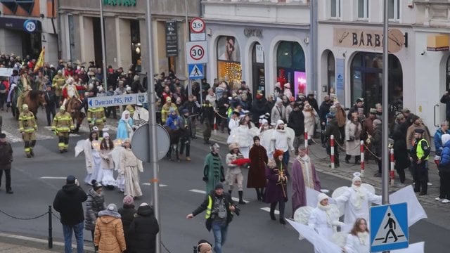 Lenkija atšventė Tris Karalius: kasmetinė tradicija pritraukė tūkstančius gyventojų