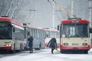 Vilniečiai kelias valandas nesulaukė troleibusų: pranešė, kas nutiko