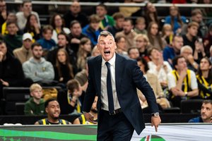 Šaras žvalgosi į NBA: „Fenerbahce“ gali papildyti „Raptors“ atstovaujantis aukštaūgis