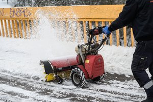 Už nenuvalytą sniegą skyrė tūkstančius eurų siekiančią baudą: įmonė privalo prisiimti atsakomybę