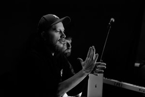 Teatro režisieriui Artūrui Areimai rūpi nepritapėliai ir jausmo medžioklė scenoje