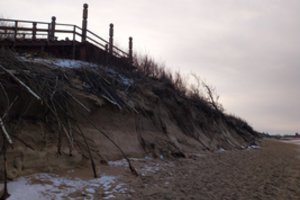 Įvertino, kokią žalą Lietuvos pakrantei padarė siautusi audra: kai kur nuardyto šlaito aukštis viršija 2 m