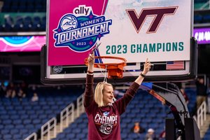 Prestižiniame JAV universitete trenerio asistente dirbanti R. Autukaitė: mūsų tikslas – laimėti viską