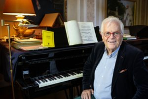 80 m. pianistas pamilo 53 metais jaunesnį vyrą: „Toli gražu dar nesu visiškai nurašytas“