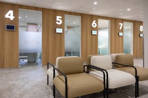 Vilniuje šiais metais bus atnaujintos 10 poliklinikų registratūros: išvardino, kurių 