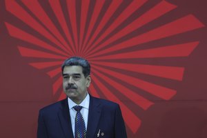 Venesueloje prezidentu vėl prisaikdinamas N. Maduro, nepaisant pasipiktinimo šalyje ir užsienyje