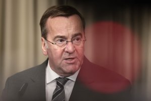 B. Pistoriusas įspėja dėl Rusijos hibridinių atakų Baltijos jūroje pavojų