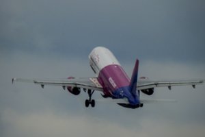 Varšuvos Frederiko Šopeno oro uoste sutriko dalies sistemų veikla: pataria, ką daryti keleiviams