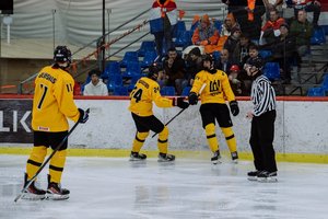 Kinijos atstovus sutriuškinę Lietuvos ledo ritulininkai sekmadienį kausis dėl aukso