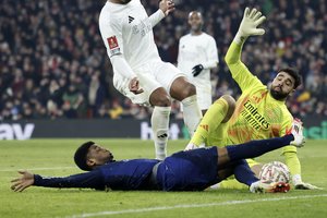 Net ir dešimtyje „Manchester United“ iš FA taurės išmetė „Arsenal“