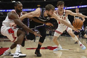 Dar vieną nuostabų pasirodymą surengęs D. Sabonis išrašė pralaimėjimą M. Buzeliui