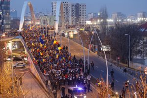 Tūkstančiai Rumunijos kraštutinių dešiniųjų dalyvavo eitynėse prieš rinkimų anuliavimą