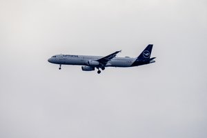 Londono Hitrou oro uostas pagerino metinio keleivių skaičiaus rekordą