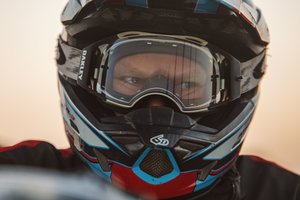 A. Gelažninkas akcentavo trasos sudėtingumą, o M. Siliūnas vaizdingai nušvietė dienos pabaigą