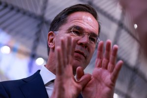 Iš NATO vadovo – rimtas įspėjimas Ukrainai dėl derybų su Rusija