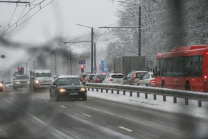 Kaip vairuotojai gadina savo automobilių priekinio stiklo valytuvus: to niekada nedarykite