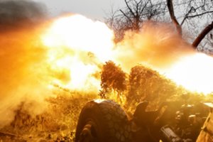 Ukrainos naktiniai smūgiai Rusijos kariniams objektams – rekordiniai: atstumas iki dalies taikinių pribloškia