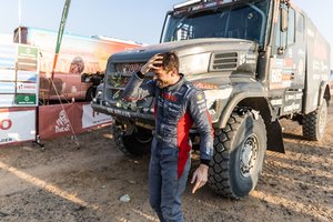 V. Žala kopose lengvo gyvenimo neturėjo: „Vargo vakarienė“