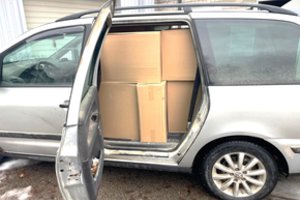 Pasvaliečių automobilyje ir namuose – 17 tūkst. pakelių cigarečių ir 12 tūkst. eurų