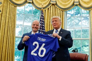 FIFA prezidentas dalyvaus D. Trumpo inauguracijoje