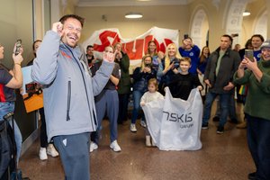 Pasibaigusiu Dakaru apsidžiaugęs V. Žala nenorėdamas gadinti santykių su komanda neatskleidė paslaptingo sustojimo dykumoje priežasties