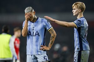 „Premier“ lygoje – nesibaigiančios „Manchester United“ ir „Tottenham“ bėdos