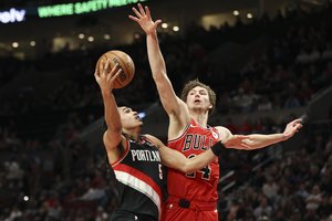 Produktyviai laiką aikštėje leidęs M. Buzelis pasižymėjo gražiu blokuotu metimu