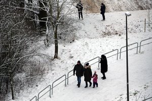 Aktualu auginantiems vaikus: ministerija išaiškino, kas jiems priklauso