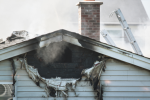 Ugniagesių savaitgalis: gesino 76 gaisrus, atliko 74 gelbėjimo darbus