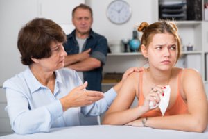 Motinos ašaros: „Vyresnioji dukra atėmė iš manęs mano jaunėlę“