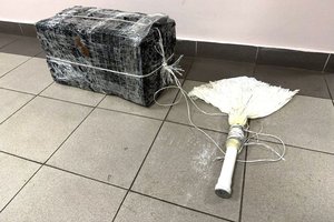 Naktinio VSAT reido rezultatai: perimti 4 oro balionai, 5,4 tūkst. pakelių cigarečių, sulaikyti 9 asmenys