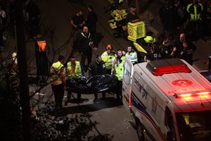 Tel Avive peiliu sužeista keletas žmonių, užpuolikas nušautas