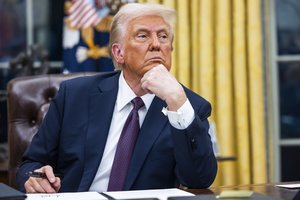 Iš Kinijos – principinga reakcija į D. Trumpo žodžius