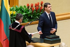 R. Žemaitaičio Seimo nario priesaiką priėmęs KT pirmininkas: tokia yra pareiga