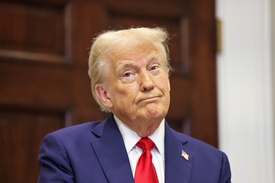 D. Trumpo administracija pašalino Baltųjų Rūmų internetinį puslapį ispanų kalba