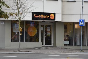 „Swedbank“ per praėjusius metus uždirbo 361 mln. eurų grynojo pelno