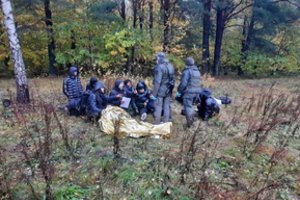 Teisėsauga turės dar kartą aiškintis, ar Latvijos ir Lietuvos pareigūnai galėjo kankinti migrantus iš Kubos